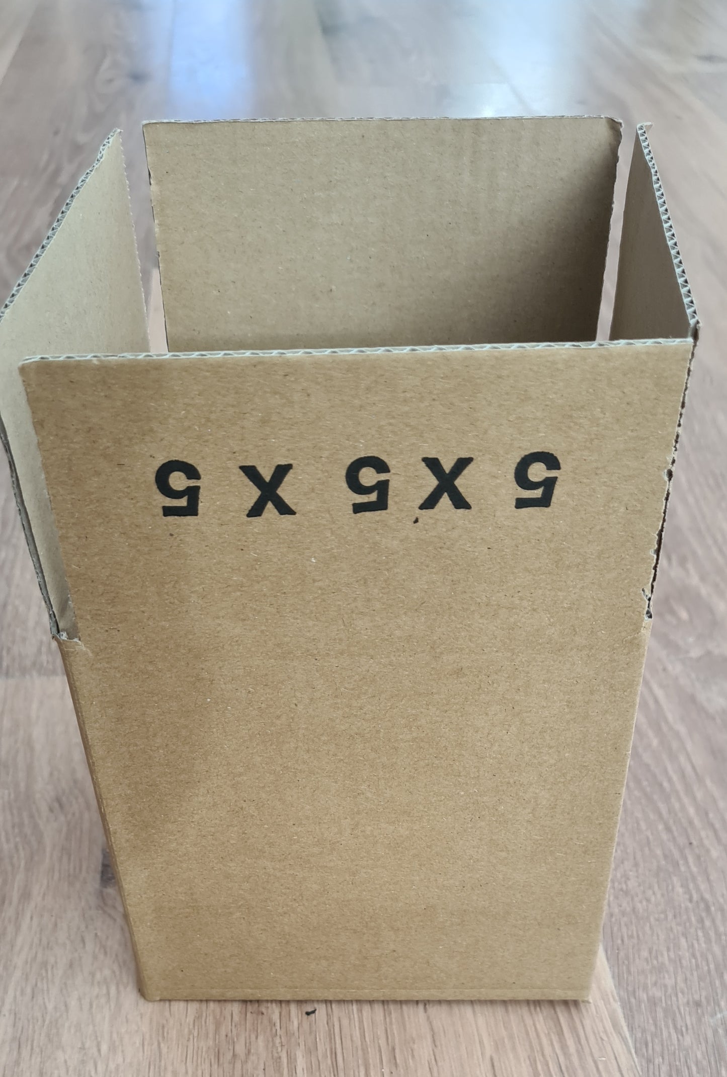 Cardboard Box (ideal for mugs)